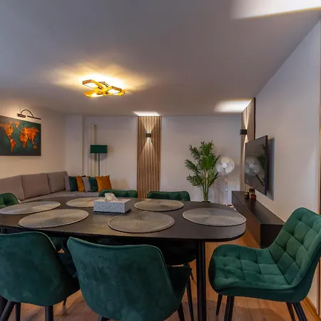 Kaya Charming 2-Bedroom Apartment Brasov Exterior photo