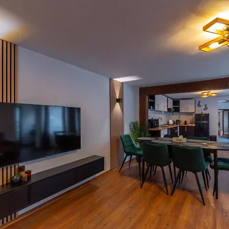 Kaya Charming 2-Bedroom Apartment Brasov Exterior photo