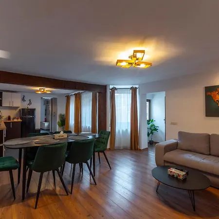 Kaya Charming 2-Bedroom Apartment Brasov Exterior photo